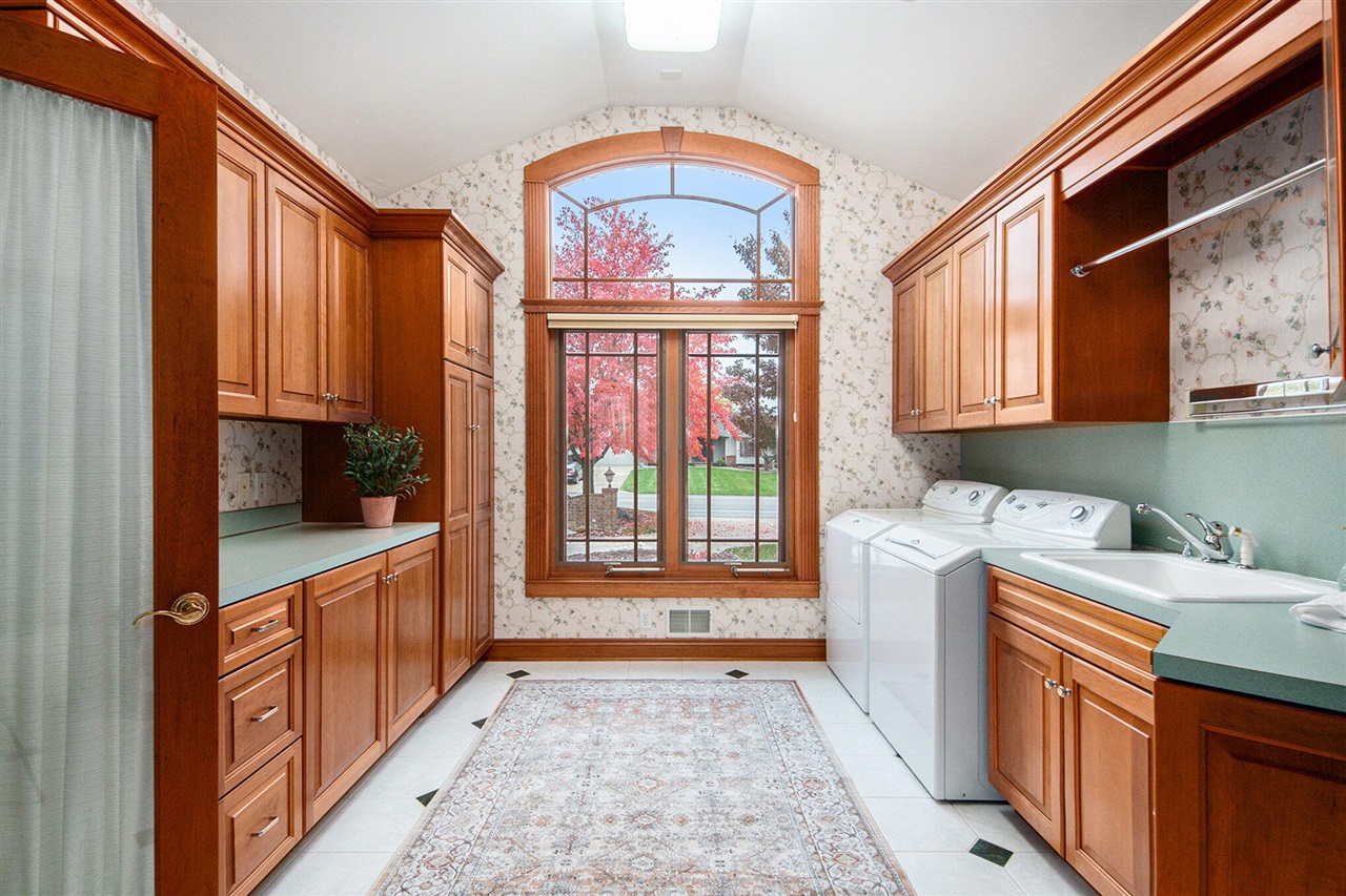 8614 24th Avenue, Jenison, MI, 49428-9543