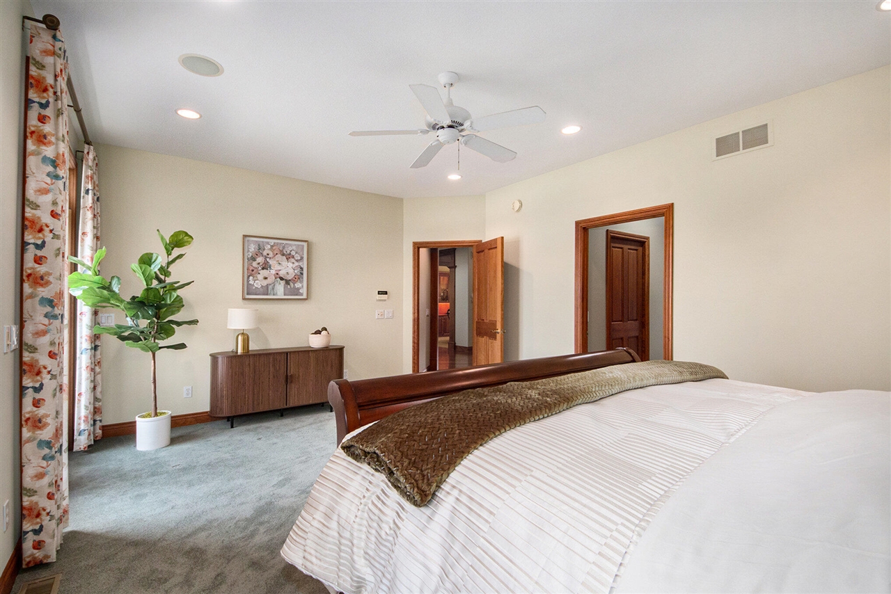 8614 24th Avenue, Jenison, MI, 49428-9543