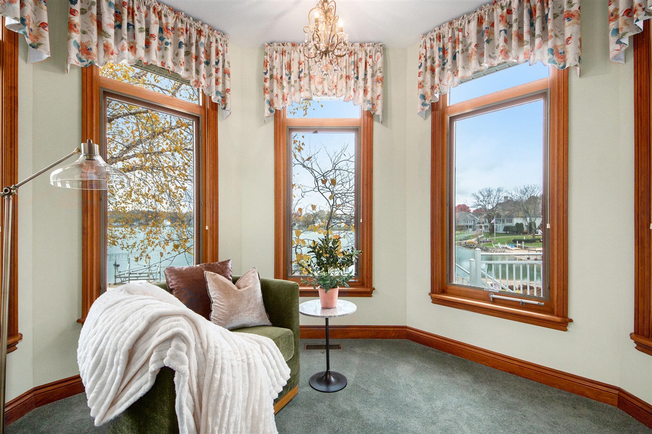 8614 24th Avenue, Jenison, MI, 49428-9543