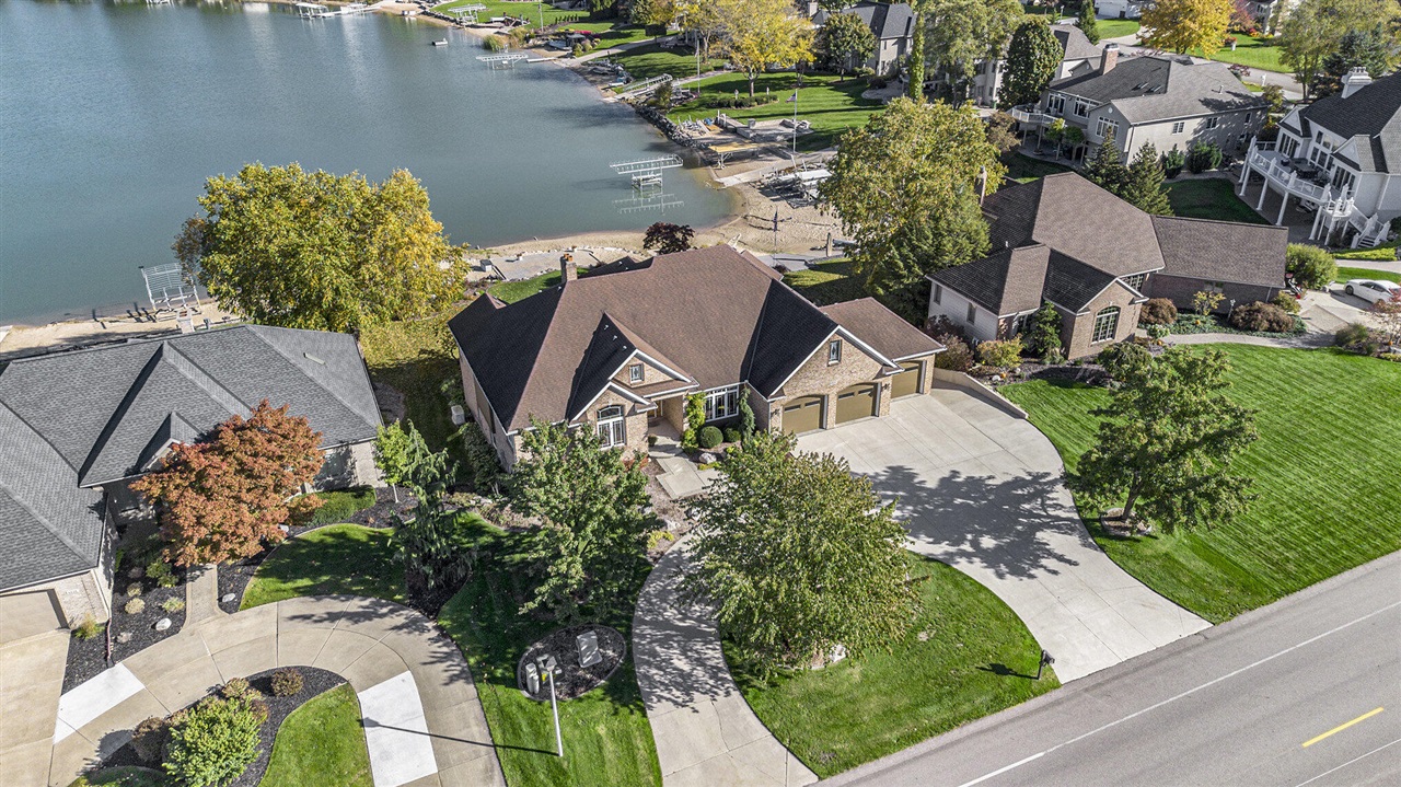 8614 24th Avenue, Jenison, MI, 49428-9543