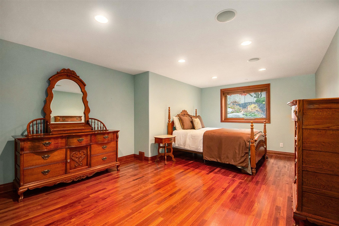 8614 24th Avenue, Jenison, MI, 49428-9543