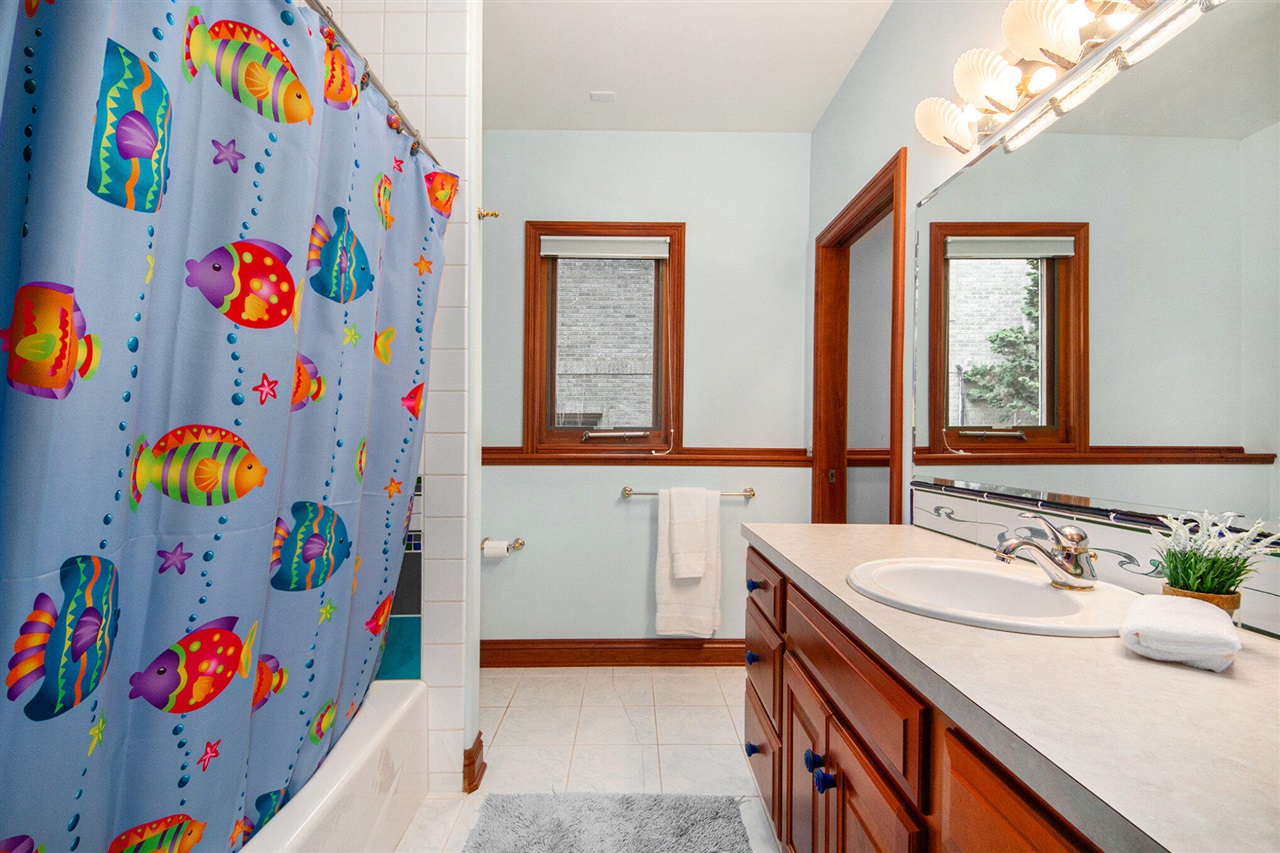 8614 24th Avenue, Jenison, MI, 49428-9543