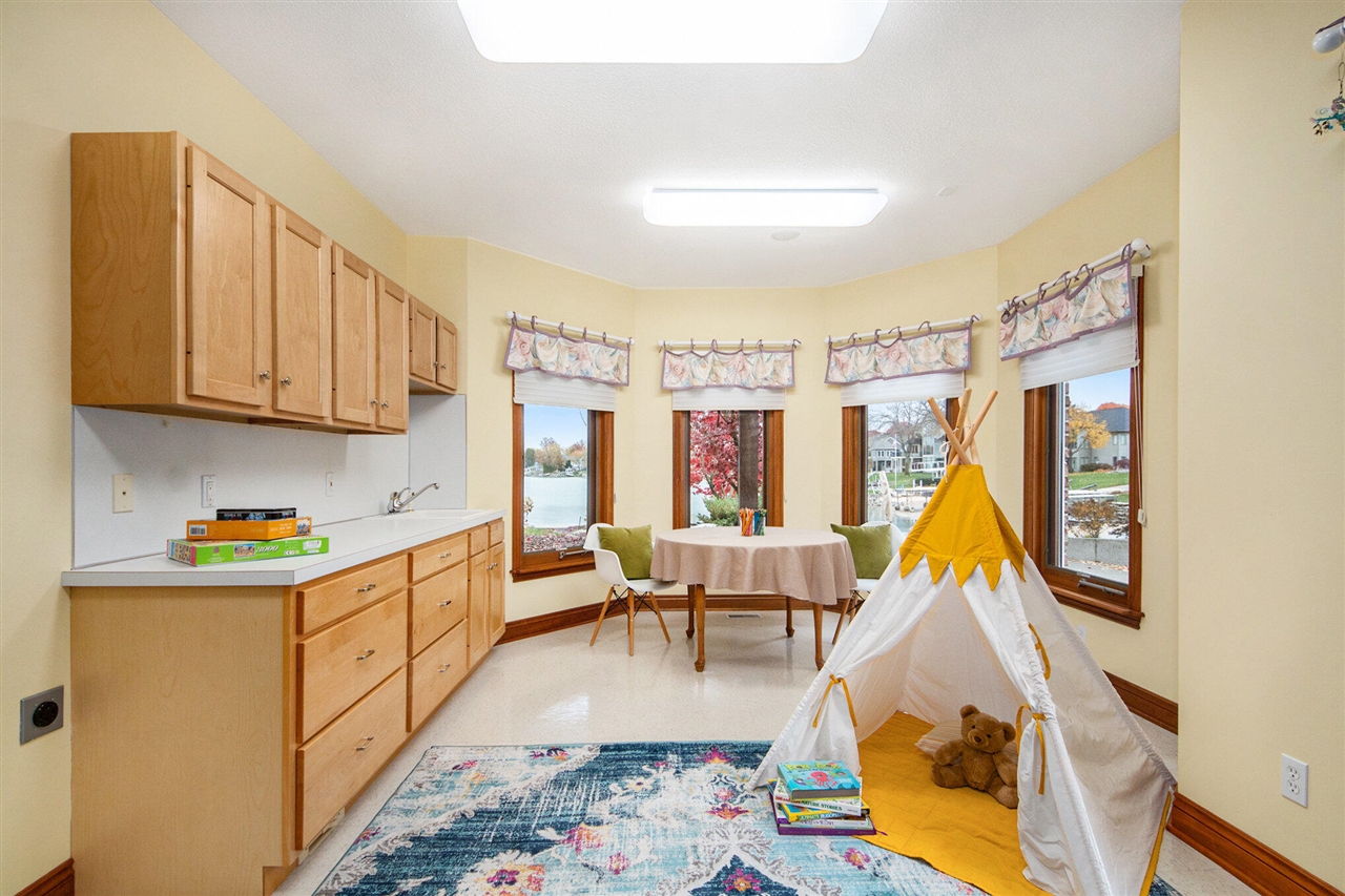 8614 24th Avenue, Jenison, MI, 49428-9543