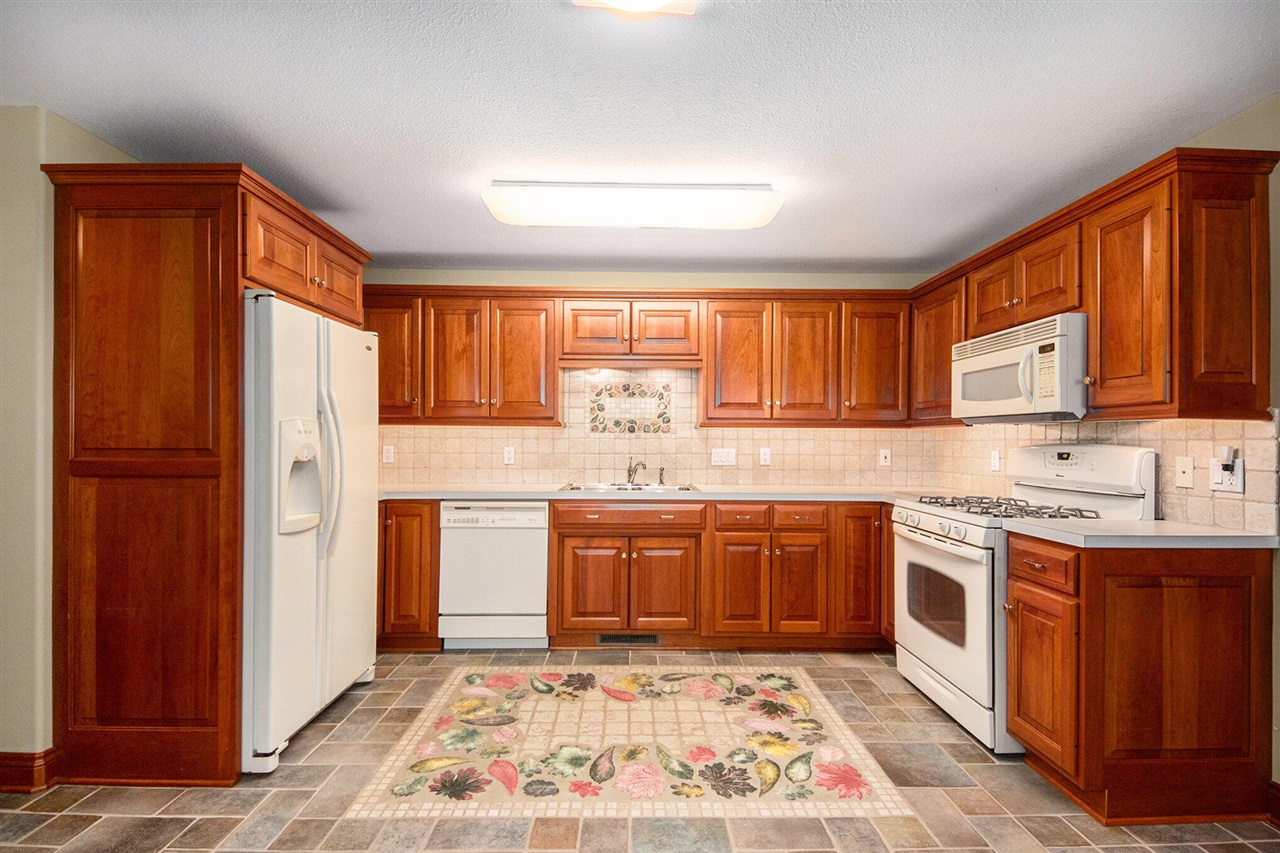 8614 24th Avenue, Jenison, MI, 49428-9543