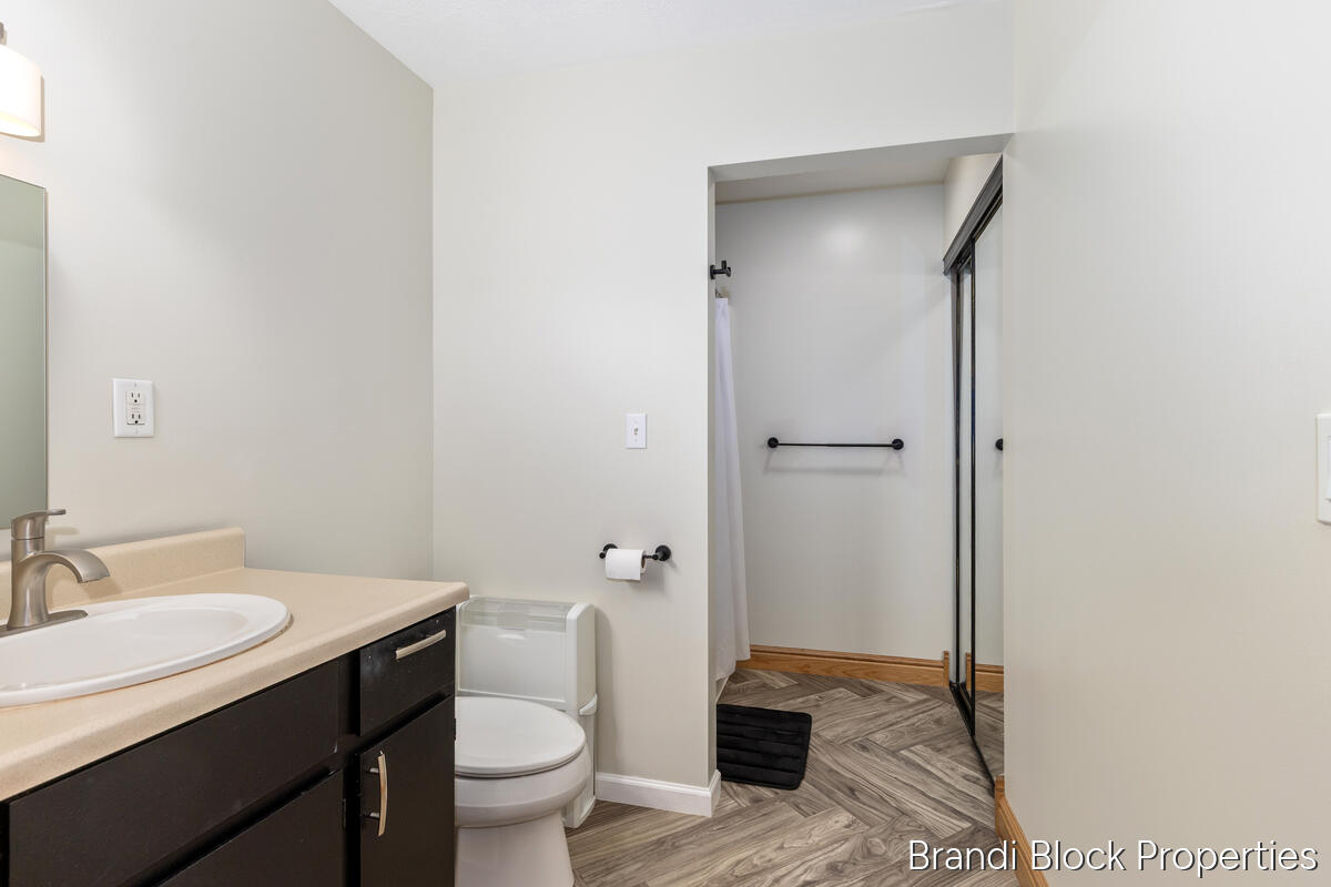 4275 Lester Drive, Grand Rapids, MI, 49525-6115