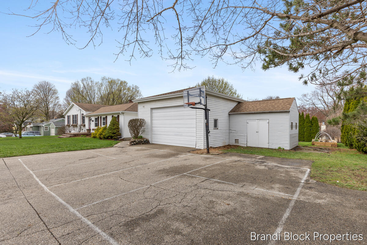 4275 Lester Drive, Grand Rapids, MI, 49525-6115