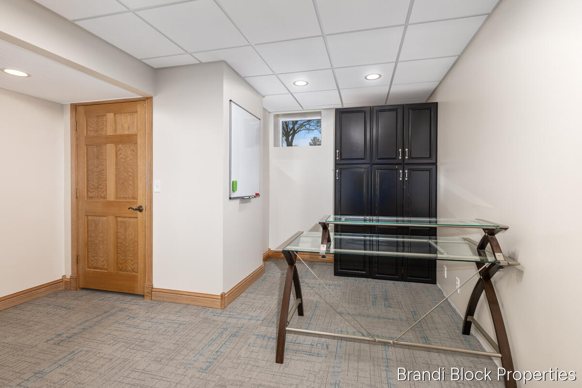 4275 Lester Drive, Grand Rapids, MI, 49525-6115