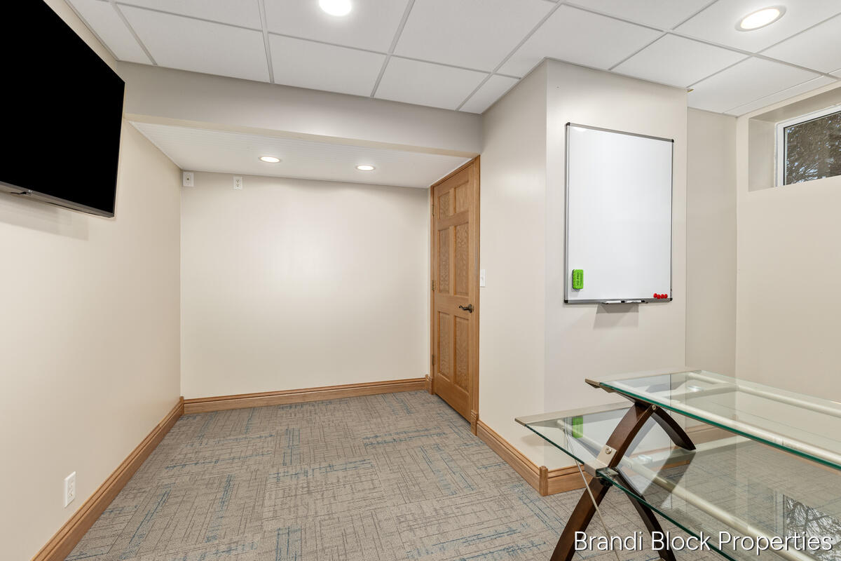 4275 Lester Drive, Grand Rapids, MI, 49525-6115