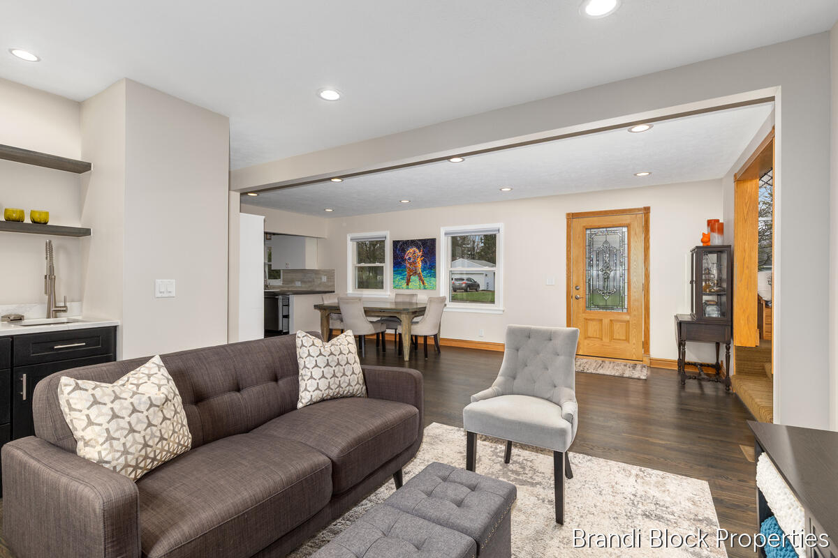 4275 Lester Drive, Grand Rapids, MI, 49525-6115