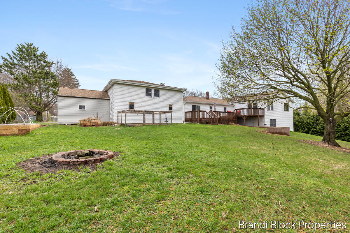 4275 Lester Drive, Grand Rapids, MI, 49525-6115