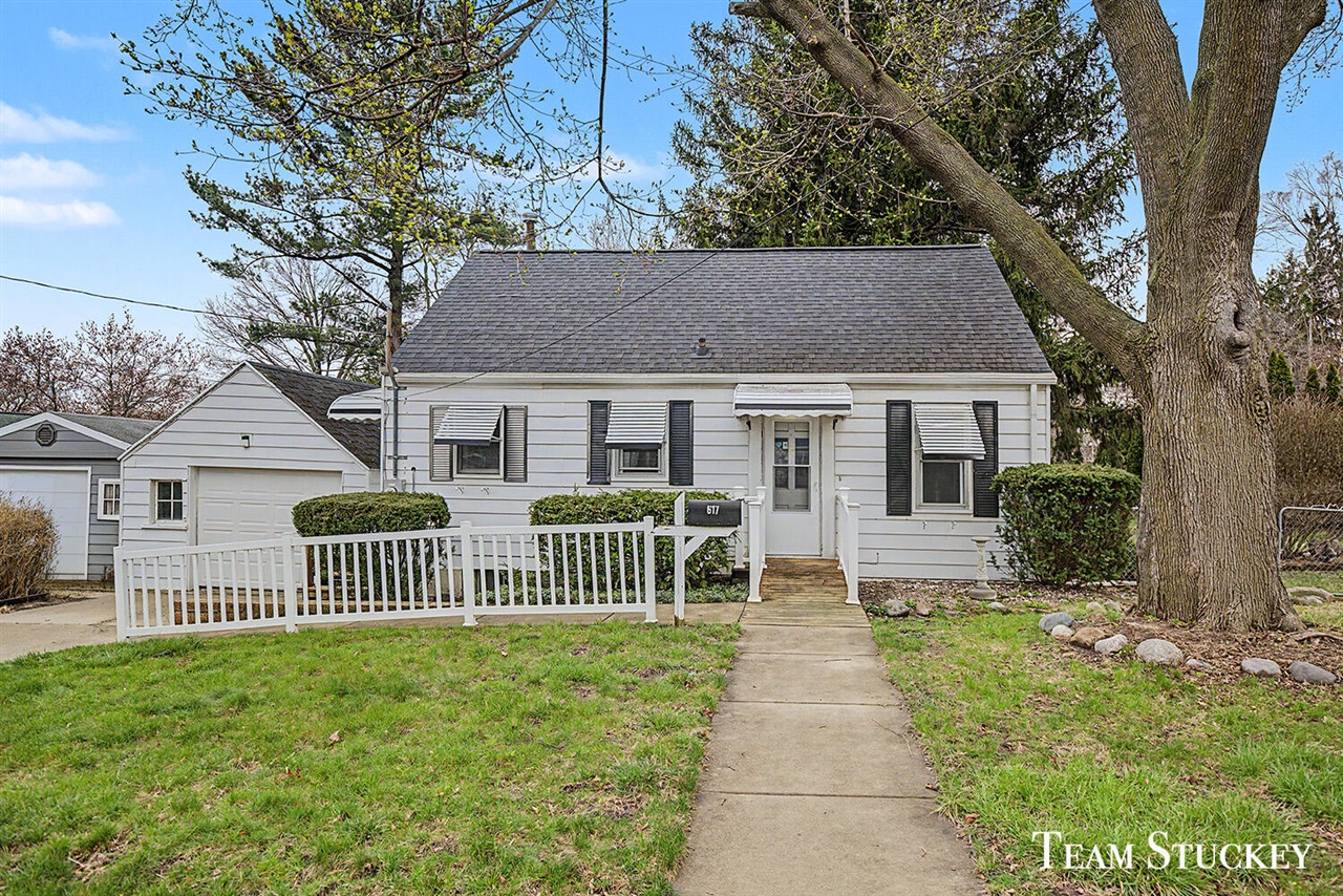 617 Vernon Avenue, Lansing, MI, 48910-4634