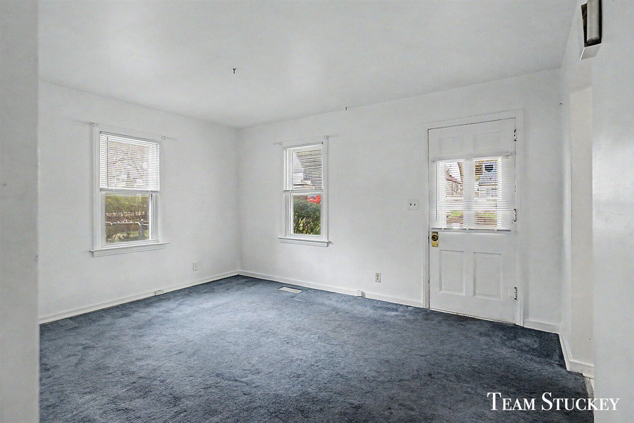 617 Vernon Avenue, Lansing, MI, 48910-4634