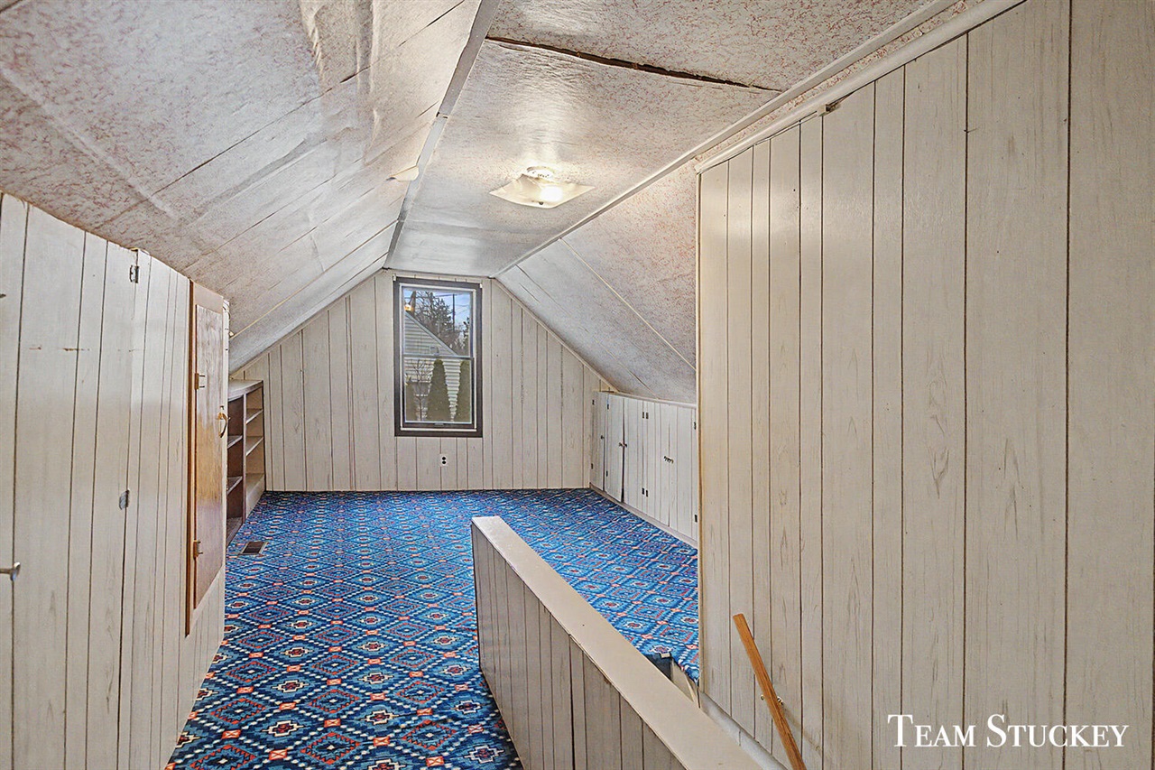 617 Vernon Avenue, Lansing, MI, 48910-4634