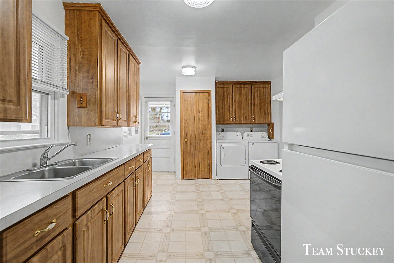 617 Vernon Avenue, Lansing, MI, 48910-4634