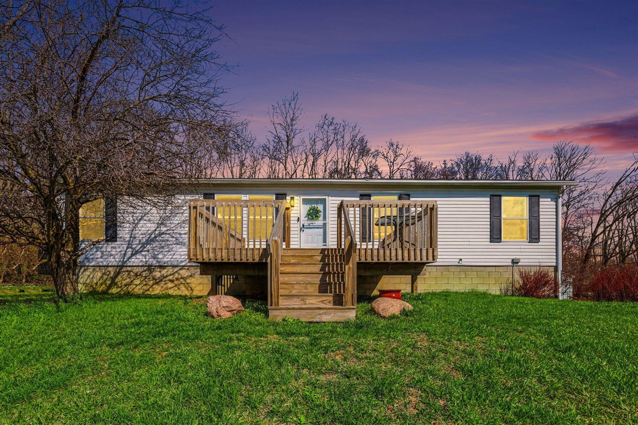 1235 Winifred Street, Jackson, MI, 49202-1946