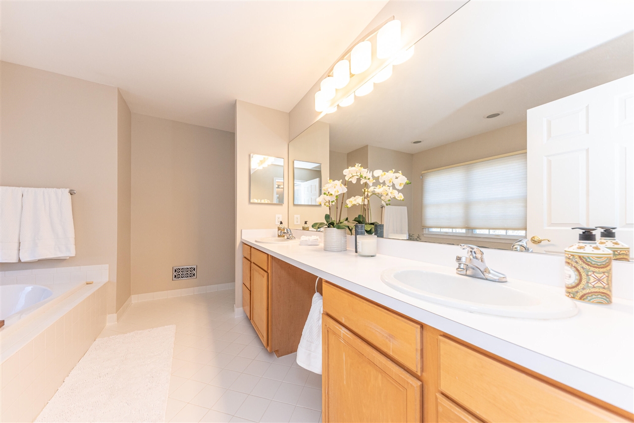 2130 Springwood Court, Ann Arbor, MI, 48103-2396