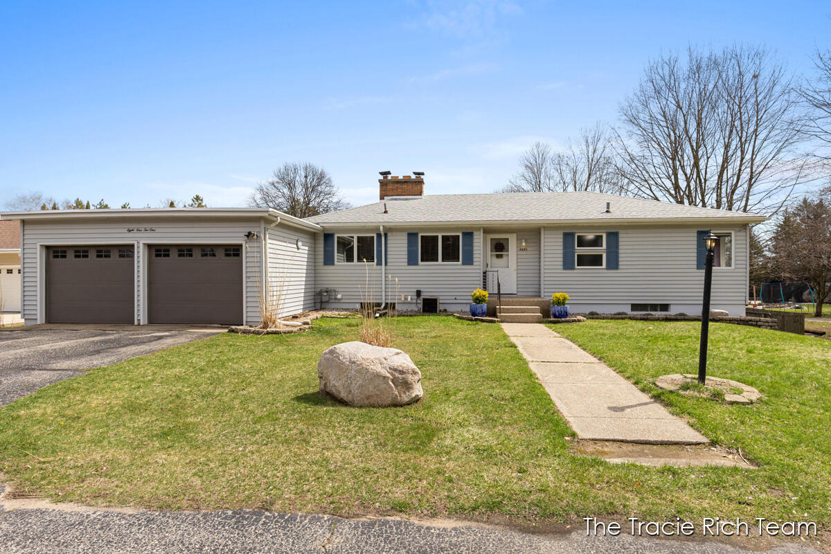 8121 S Youngman Road, Greenville, MI, 48838