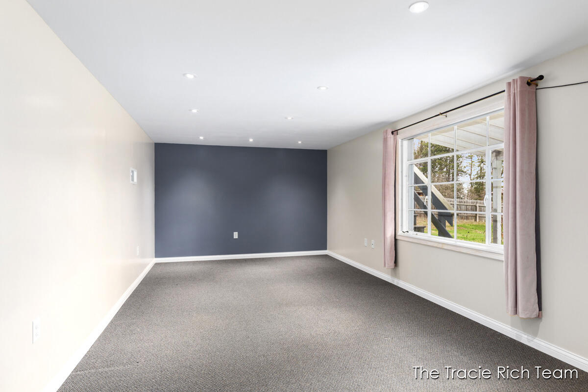 8121 S Youngman Road, Greenville, MI, 48838