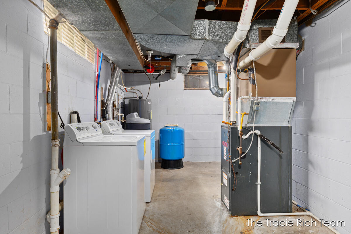 8121 S Youngman Road, Greenville, MI, 48838