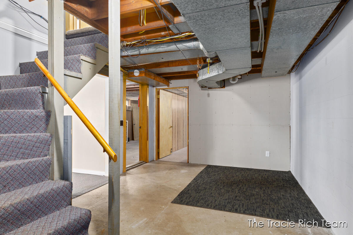 8121 S Youngman Road, Greenville, MI, 48838