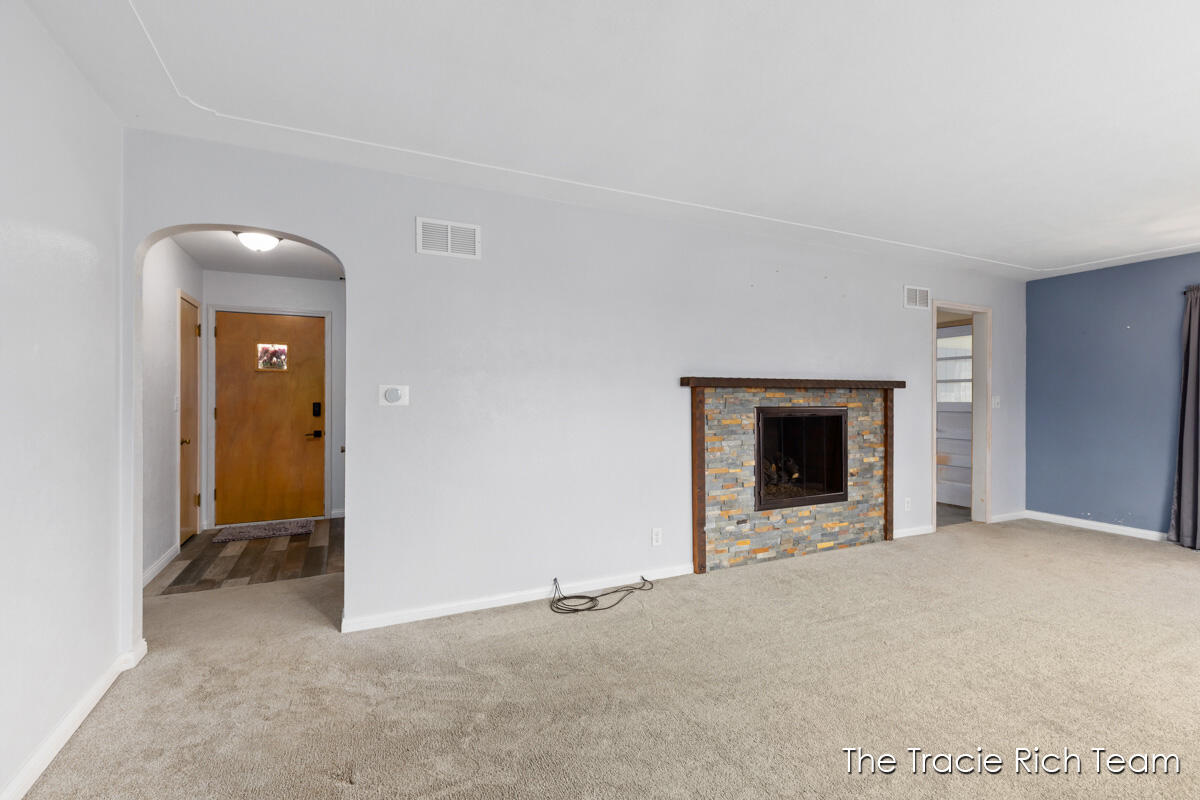 8121 S Youngman Road, Greenville, MI, 48838