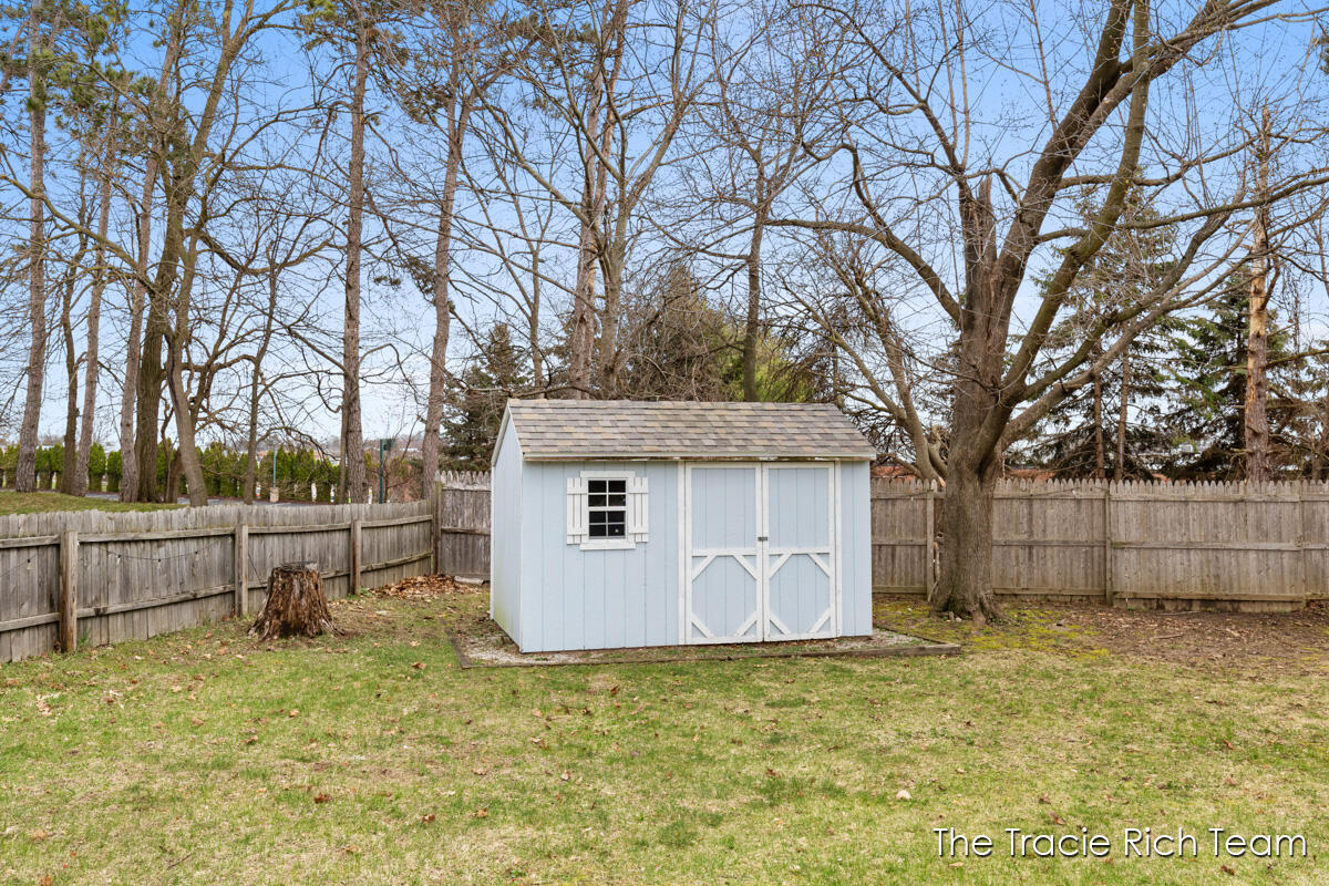 8121 S Youngman Road, Greenville, MI, 48838