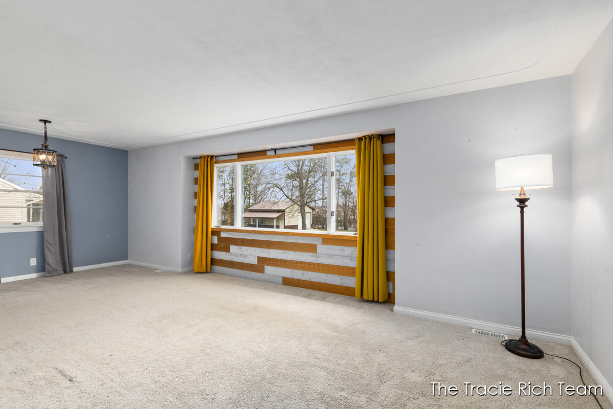 8121 S Youngman Road, Greenville, MI, 48838