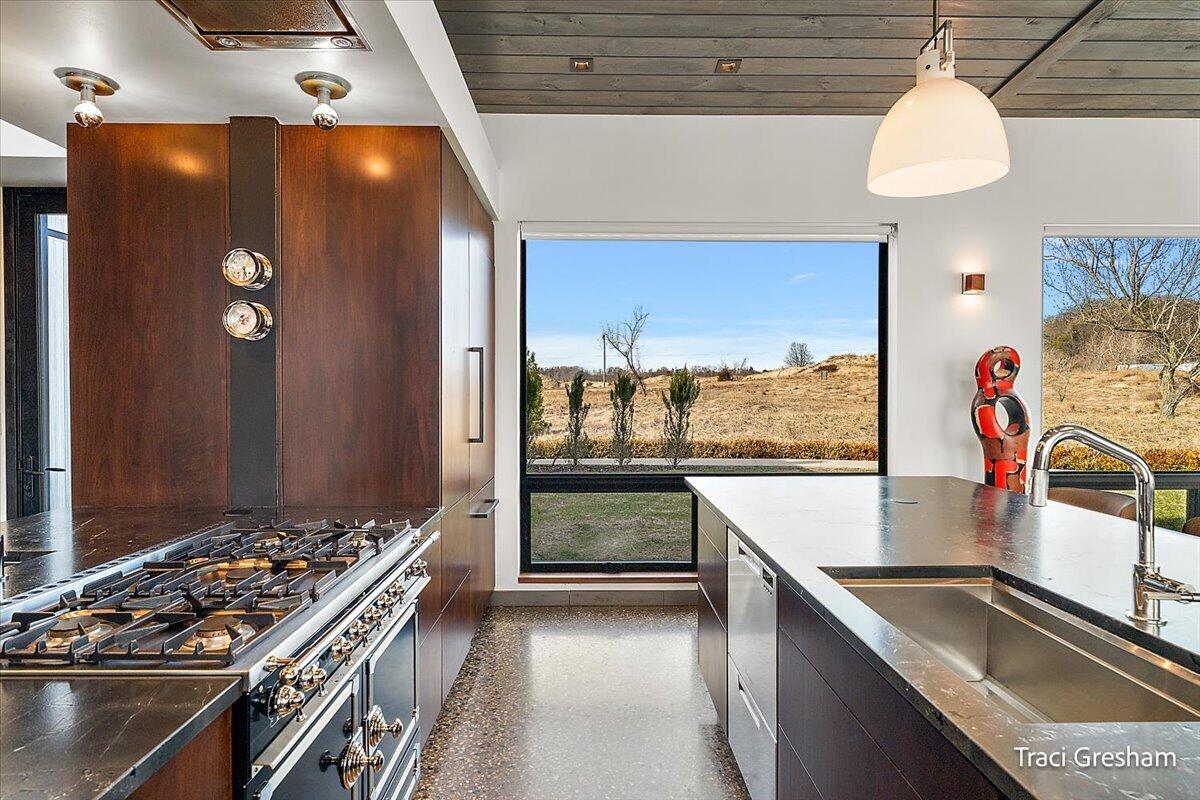 20028 North Shore Drive, Spring Lake, MI, 49456-9423