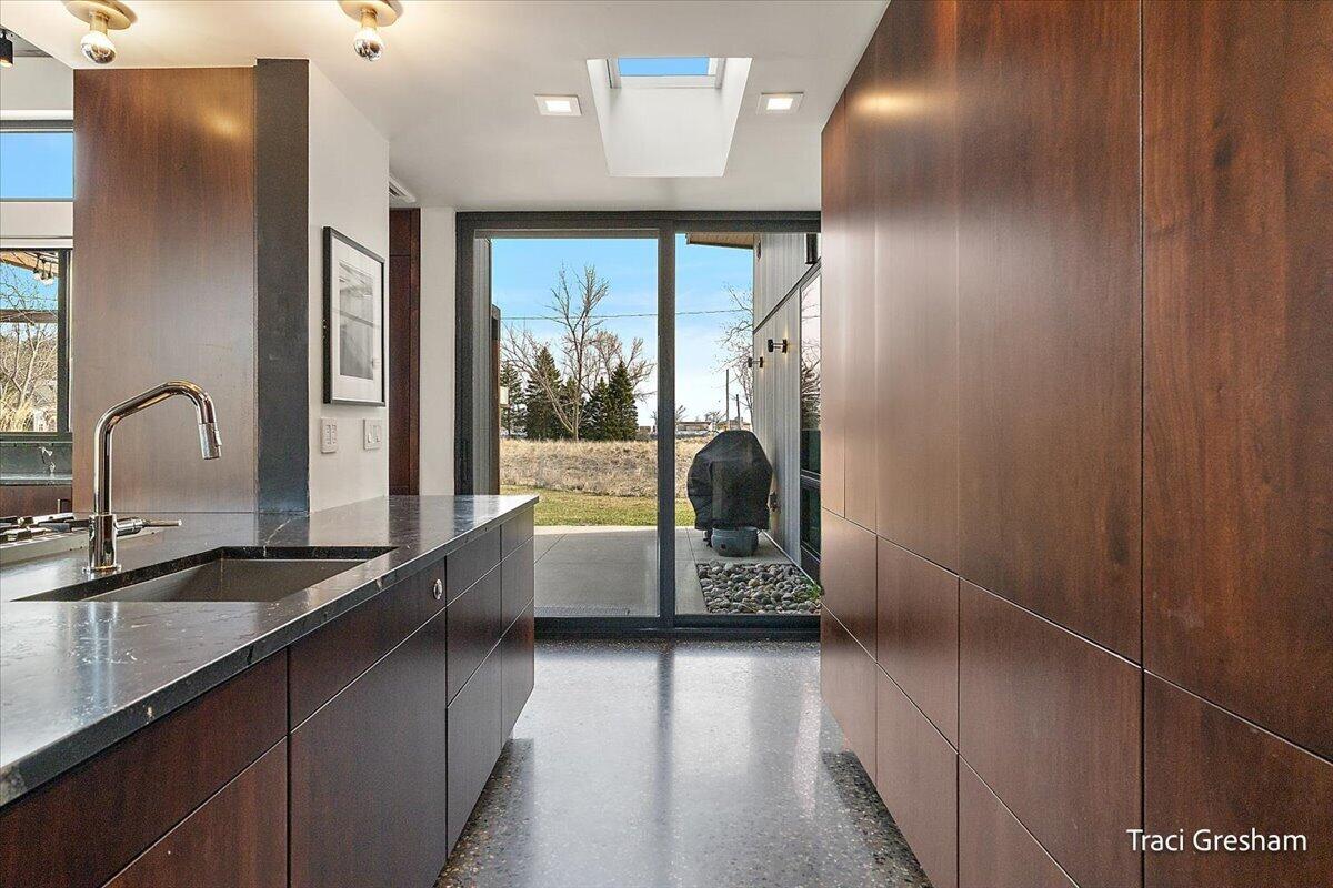 20028 North Shore Drive, Spring Lake, MI, 49456-9423