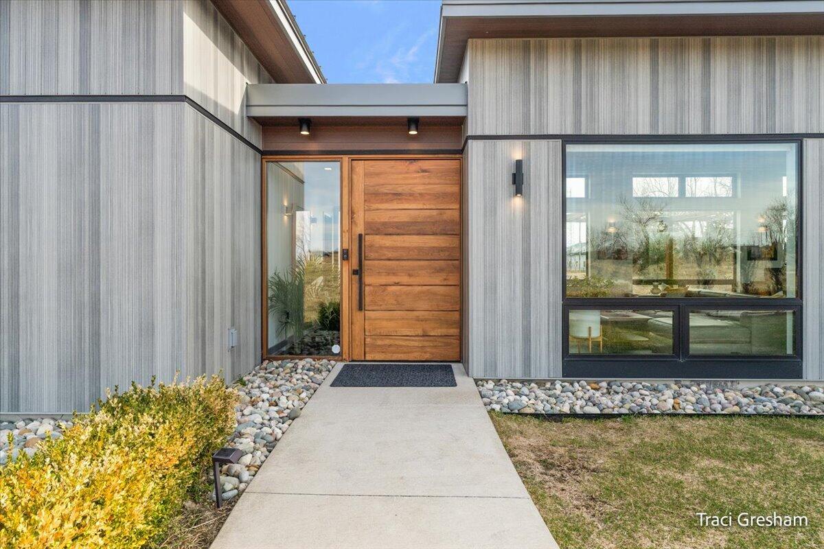 20028 North Shore Drive, Spring Lake, MI, 49456-9423