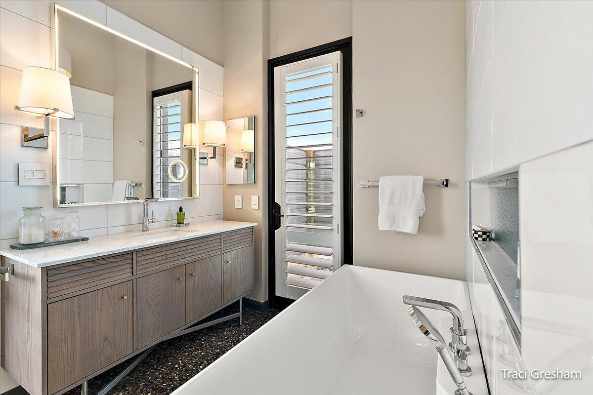 20028 North Shore Drive, Spring Lake, MI, 49456-9423