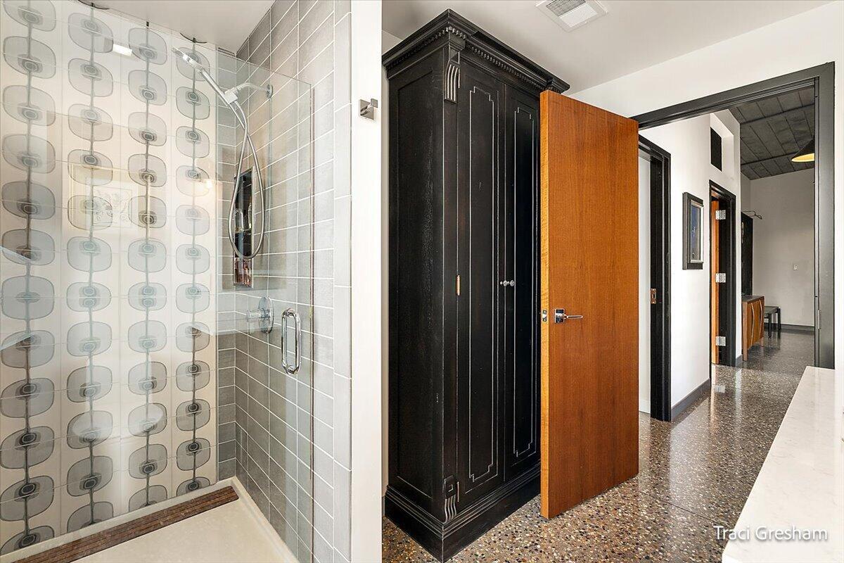 20028 North Shore Drive, Spring Lake, MI, 49456-9423