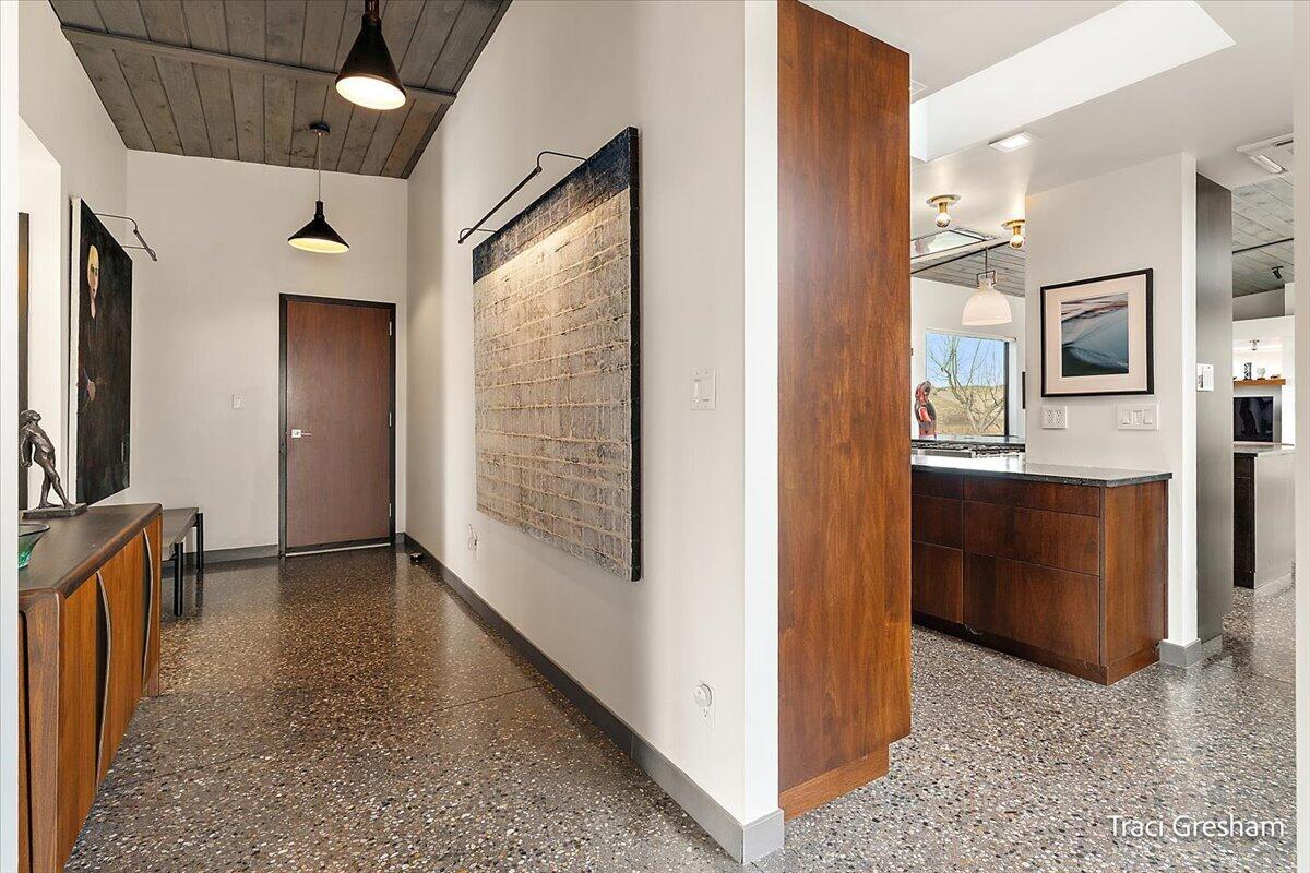 20028 North Shore Drive, Spring Lake, MI, 49456-9423