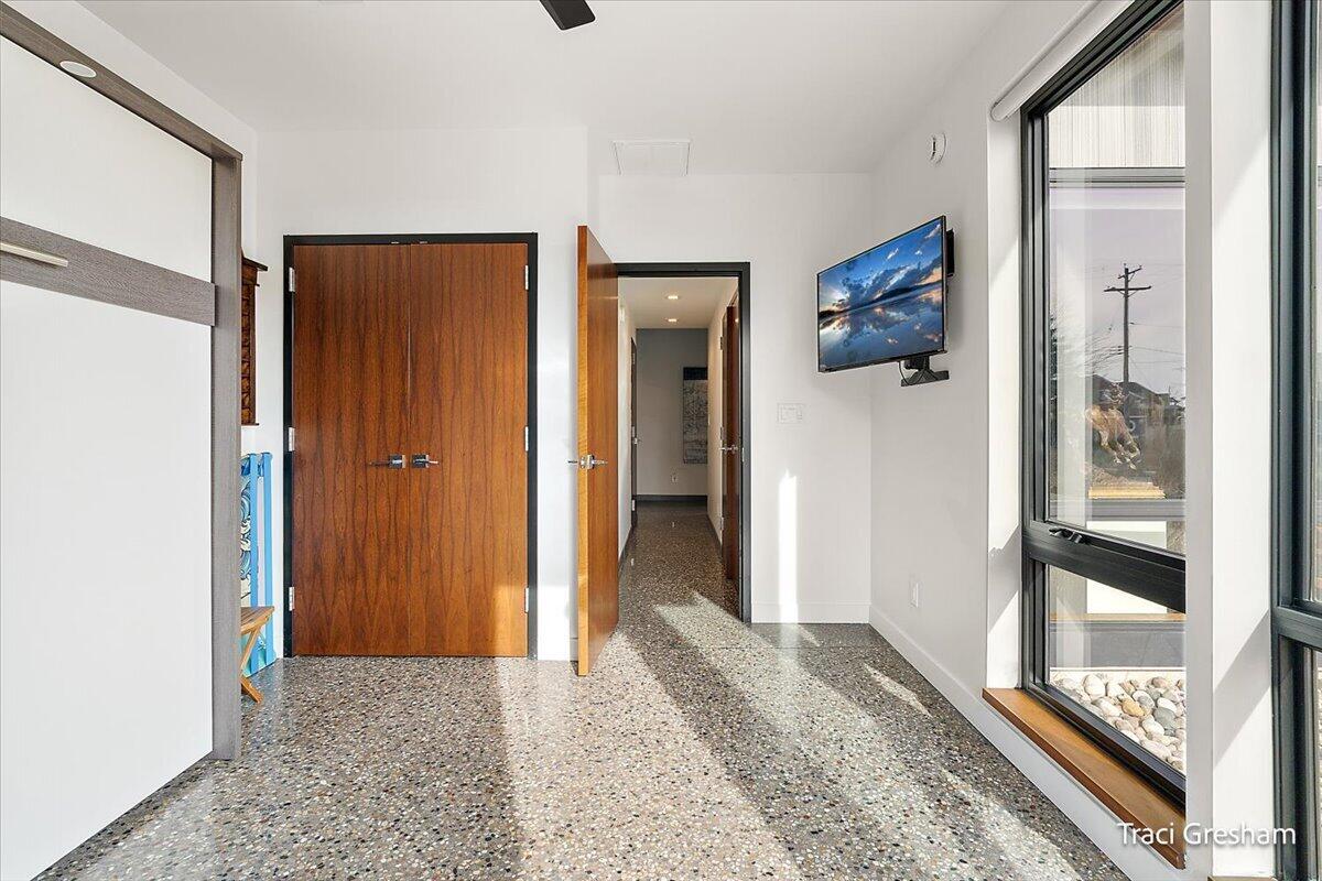 20028 North Shore Drive, Spring Lake, MI, 49456-9423