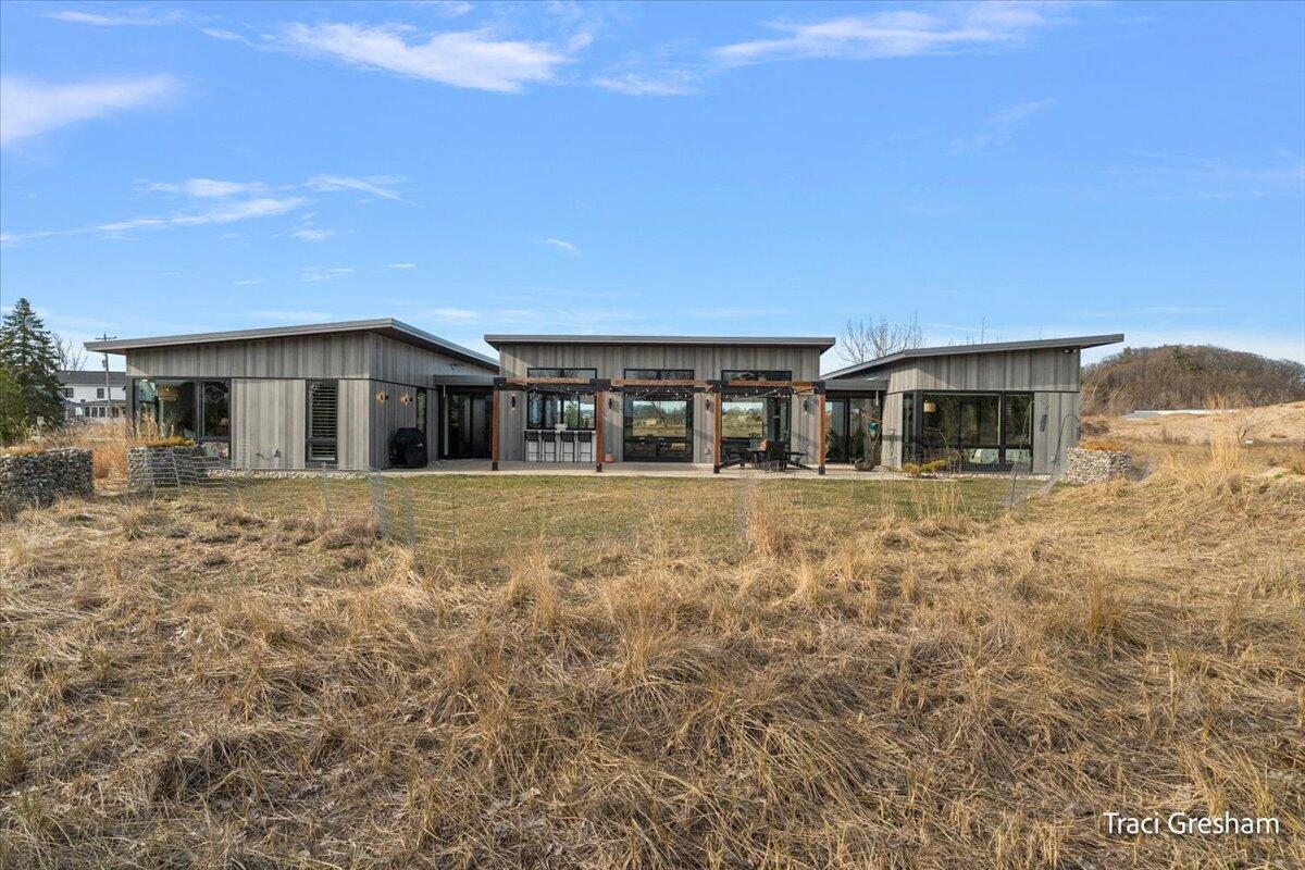 20028 North Shore Drive, Spring Lake, MI, 49456-9423