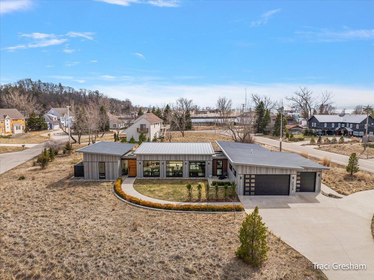 20028 North Shore Drive, Spring Lake, MI, 49456-9423