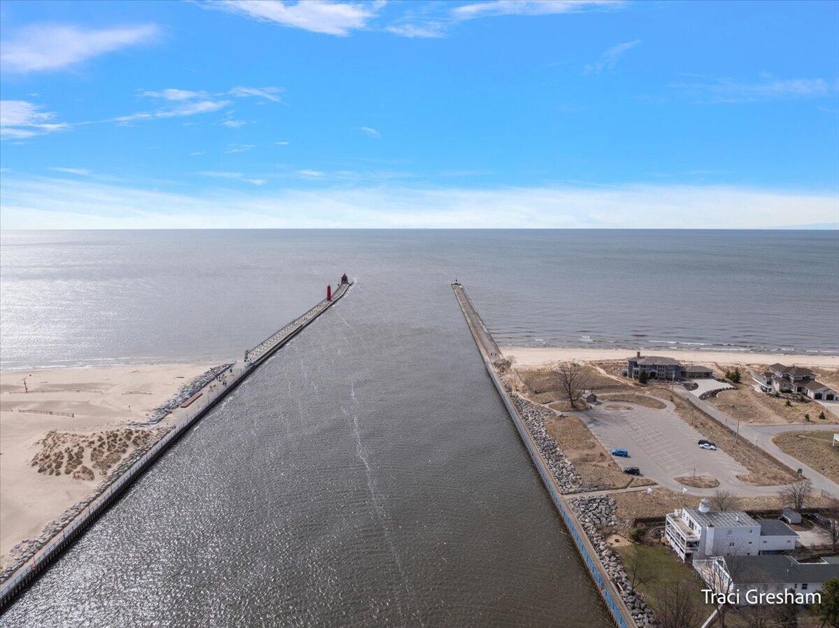 20028 North Shore Drive, Spring Lake, MI, 49456-9423