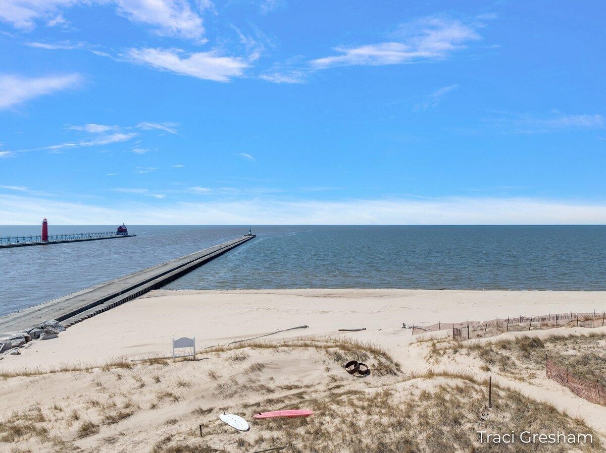 20028 North Shore Drive, Spring Lake, MI, 49456-9423