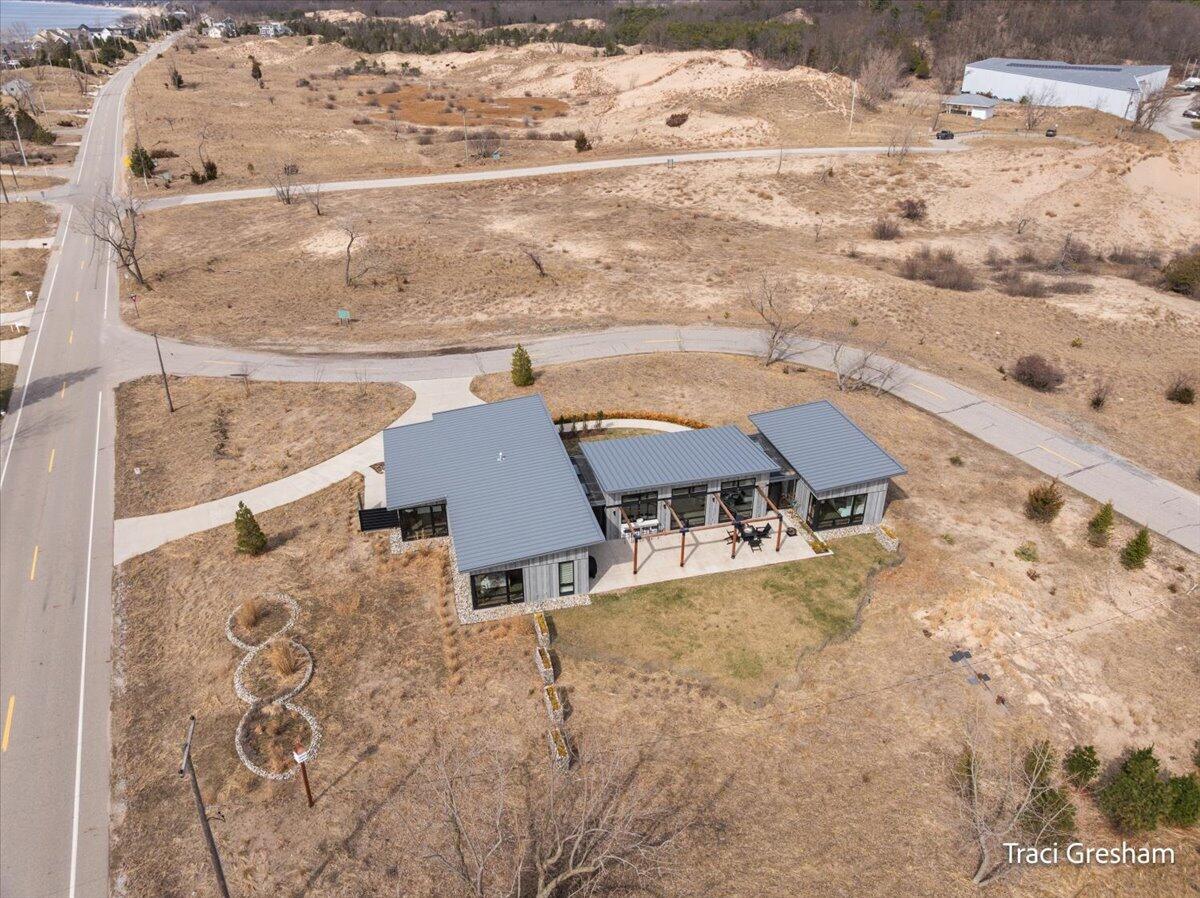 20028 North Shore Drive, Spring Lake, MI, 49456-9423