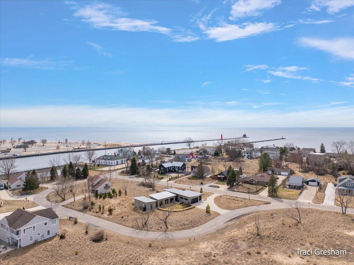 20028 North Shore Drive, Spring Lake, MI, 49456-9423