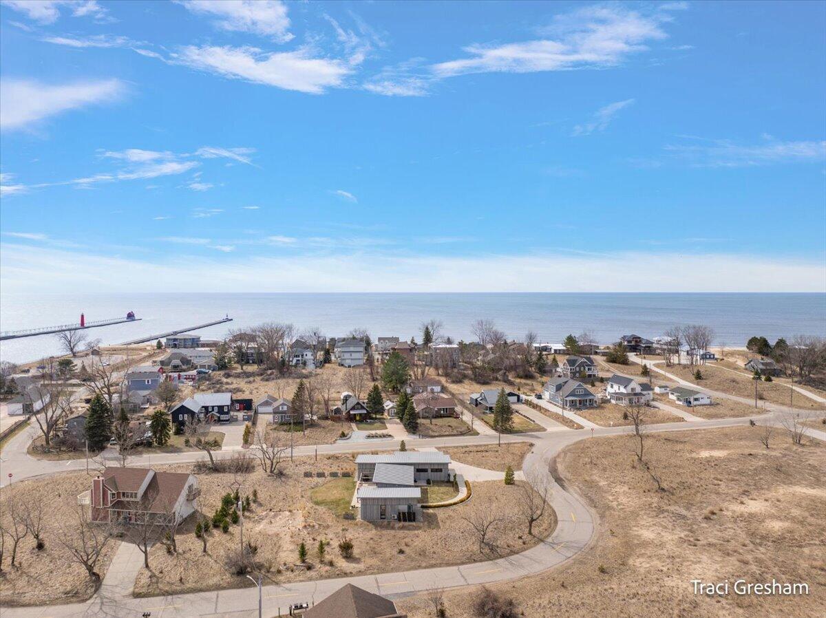 20028 North Shore Drive, Spring Lake, MI, 49456-9423