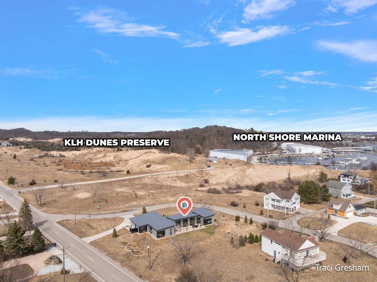 20028 North Shore Drive, Spring Lake, MI, 49456-9423