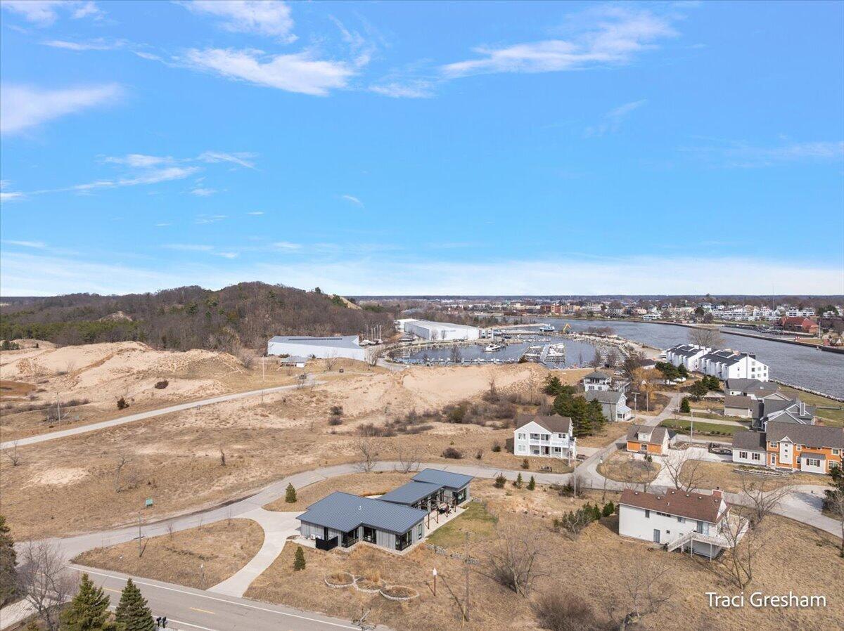 20028 North Shore Drive, Spring Lake, MI, 49456-9423