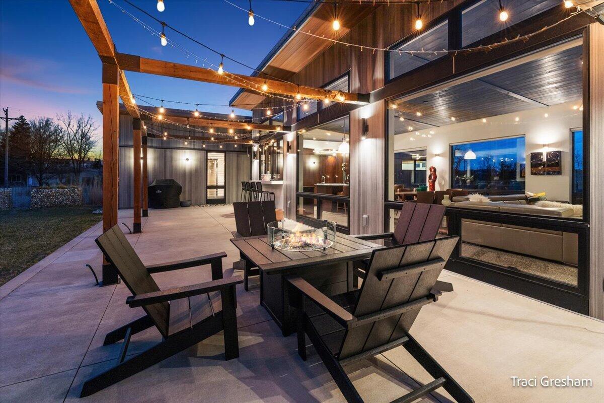 20028 North Shore Drive, Spring Lake, MI, 49456-9423