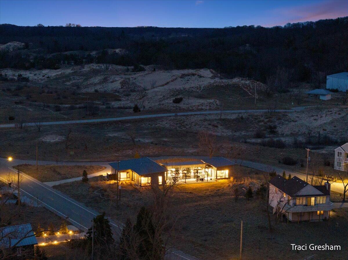 20028 North Shore Drive, Spring Lake, MI, 49456-9423