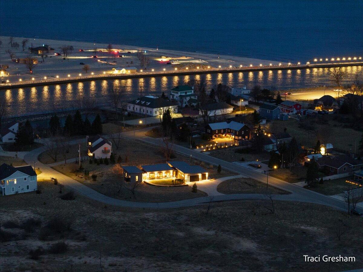 20028 North Shore Drive, Spring Lake, MI, 49456-9423