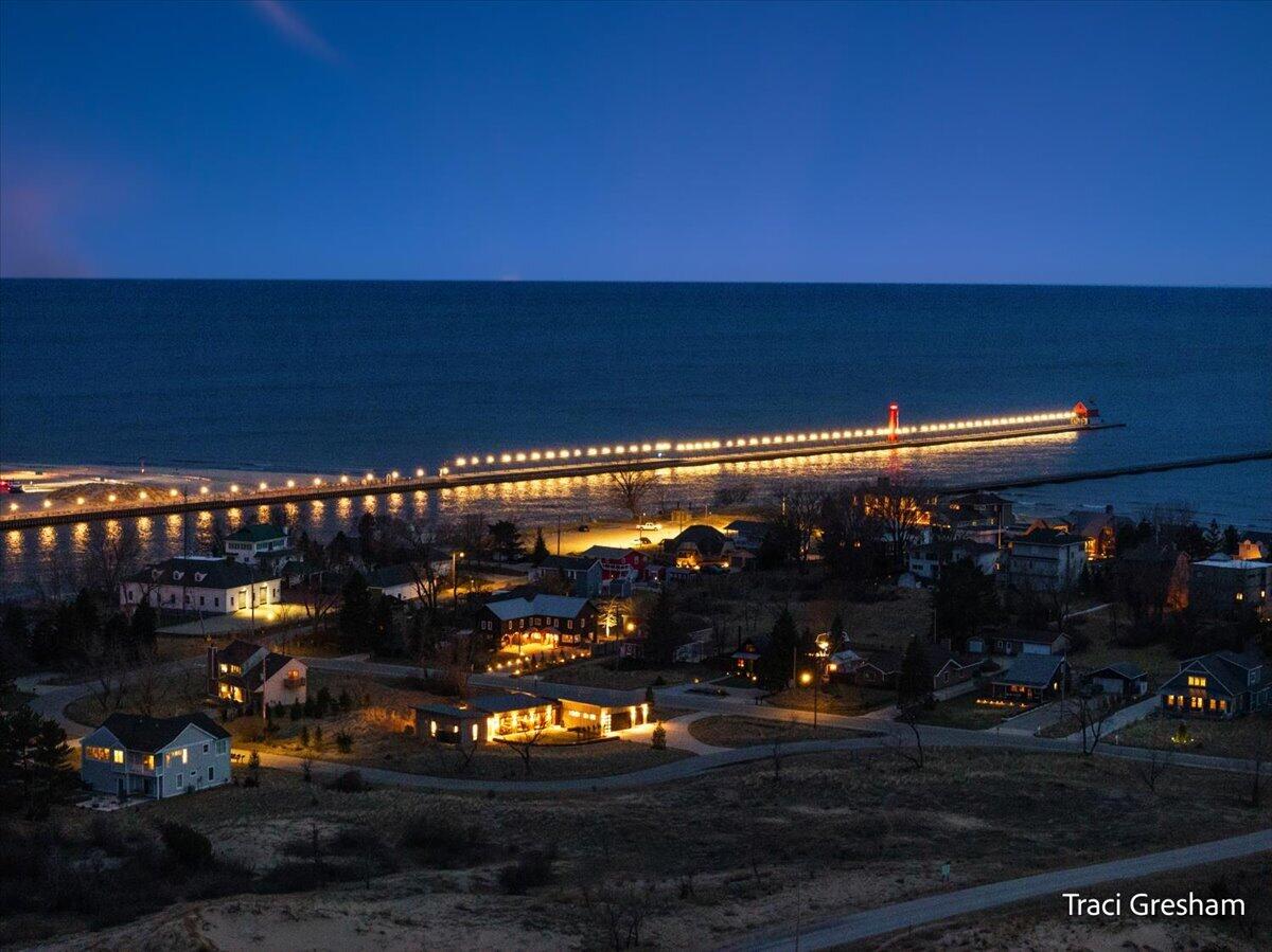 20028 North Shore Drive, Spring Lake, MI, 49456-9423