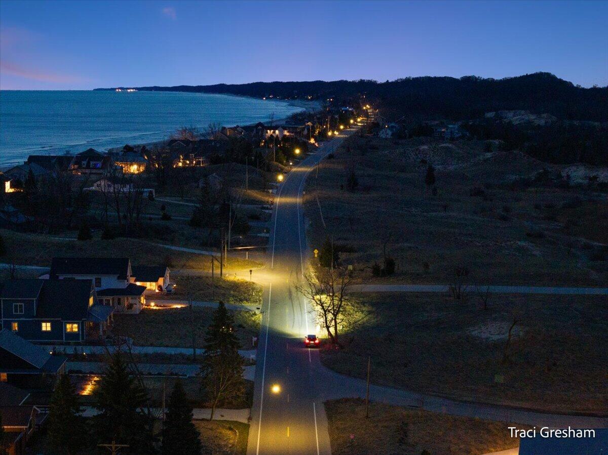 20028 North Shore Drive, Spring Lake, MI, 49456-9423