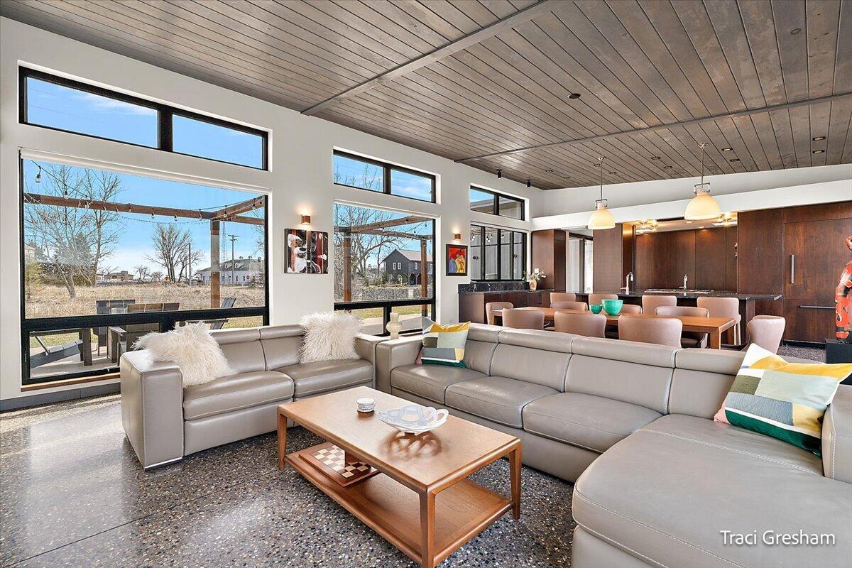 20028 North Shore Drive, Spring Lake, MI, 49456-9423