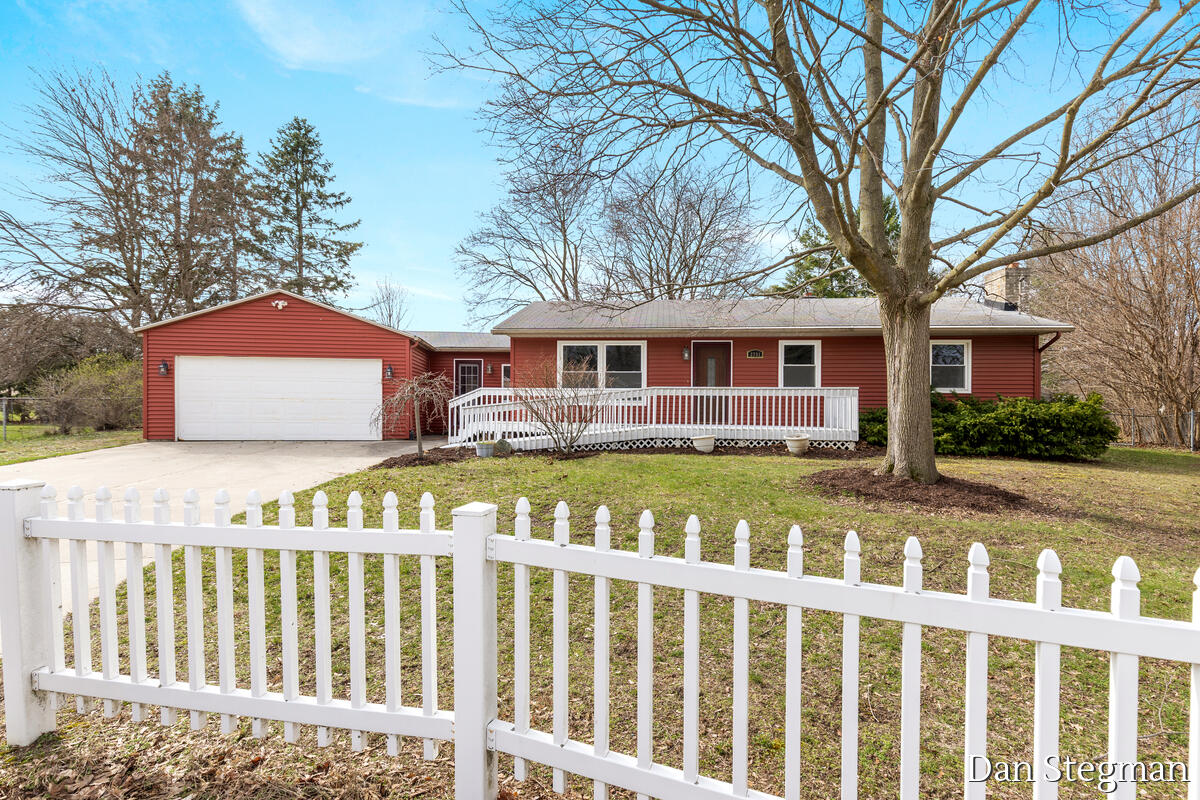 2791 Sandalwood Court, Grand Rapids, MI, 49525-1302